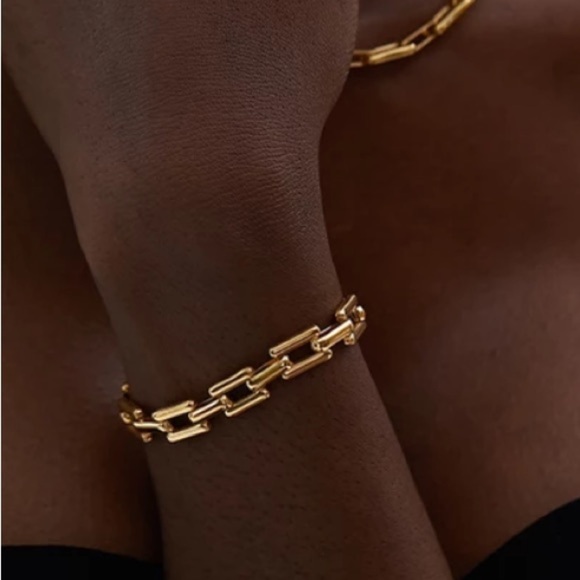 New 18k gold plated square cuban link chain bracelet - Picture 7 of 12